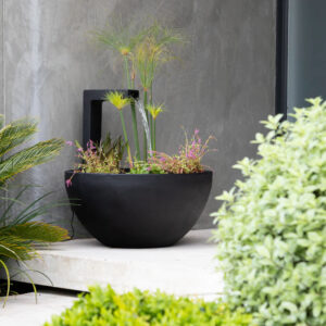 PATIO POND SPOUT BLK [Sz:Medium]